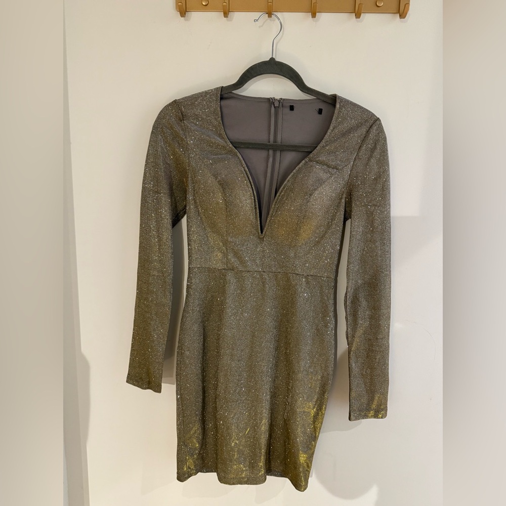 Elegant Gold Long Sleeve Dress